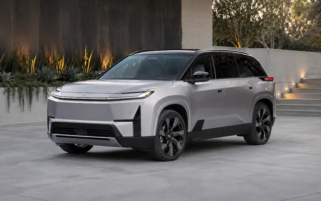 Toyota opóźnia elektrycznego Highlandera: termin i dane
