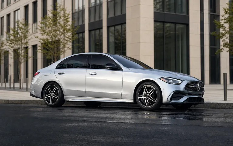 Mercedes-Benz Klasa C 2027: zmiany i powody pozostania diesla