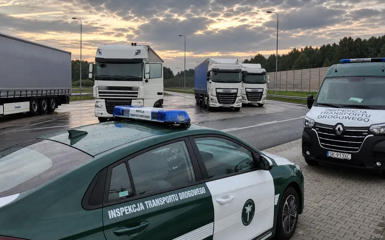 Ostatni wakacyjny zakaz ruchu ciężarówek powyżej 12 ton Ostatni wakacyjny zakaz ruchu ciężarówek powyżej 12 ton